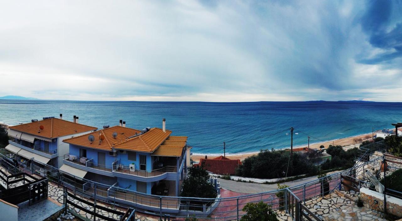 Ferienwohnung Loutsa By The Sea Exterior foto